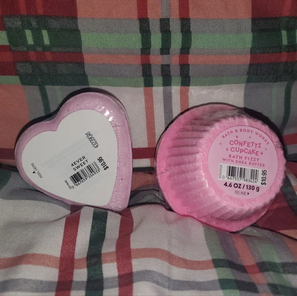 5 for $25 | NWT Bath & Body Works x Sweethearts and Confetti Cupcake Fizzy Bombs - Picture 4 of 4